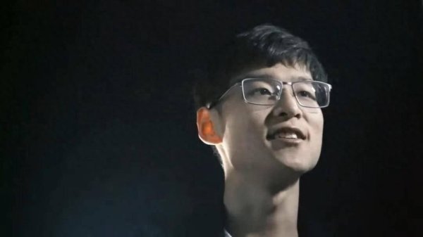 易启胜 儿子患癌离世捐献捐眼角膜和遗体，六旬患癌父亲打工三年捐26万报恩