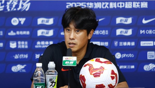 聚财略 中超第3爆发“内讧”？徐正源妻子炮轰蓉城：你们逼他说出自己走