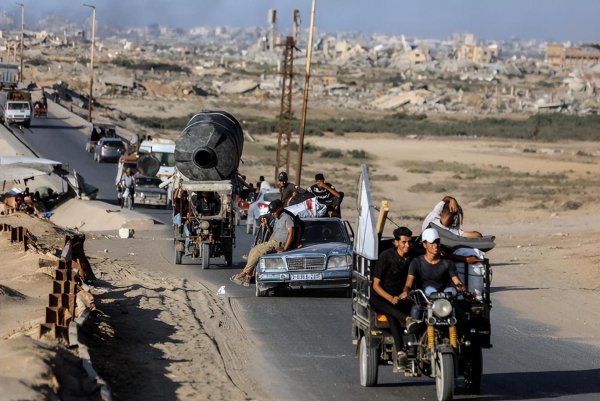 富明配资 政局裂痕加深！加沙战火点燃双重危机