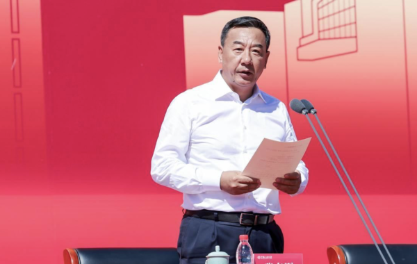 高忆配资 涨粉4万的“人大刚子”：刚调研新生对学习住宿环境满意度