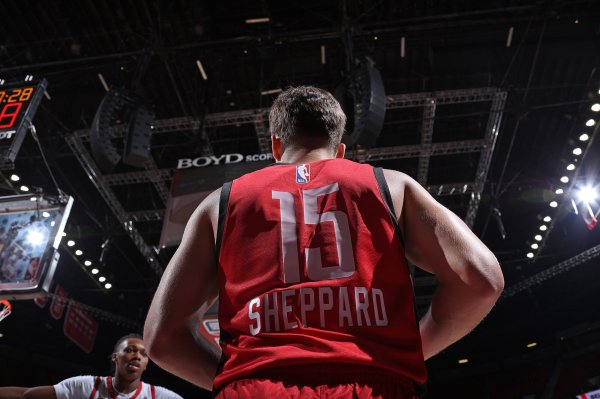 中金宸大 范弗里特赛季报销! 火箭后卫线只剩谢泼德&霍勒迪&奥科吉+2个双向